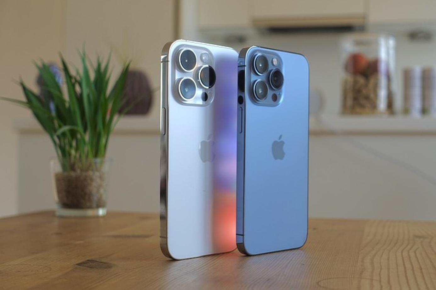 iPhone 14 senza slot per scheda SIM